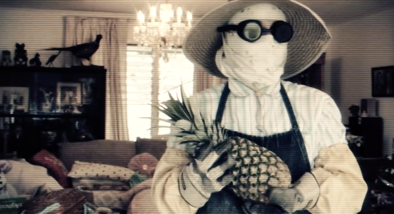 Pineapple Worker